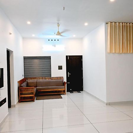 Elamkulam Penthouse - 3Bhk Ac With Kitchen - Kochi Apartment Chottanikara Екстериор снимка
