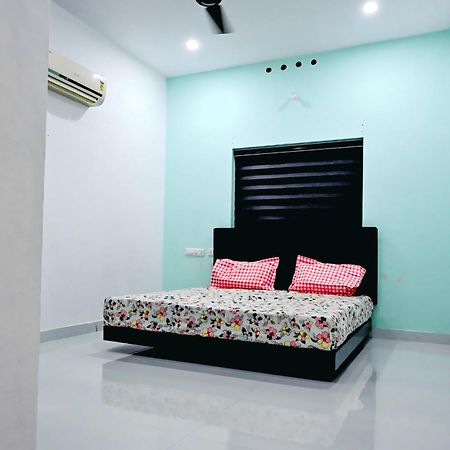 Elamkulam Penthouse - 3Bhk Ac With Kitchen - Kochi Apartment Chottanikara Екстериор снимка