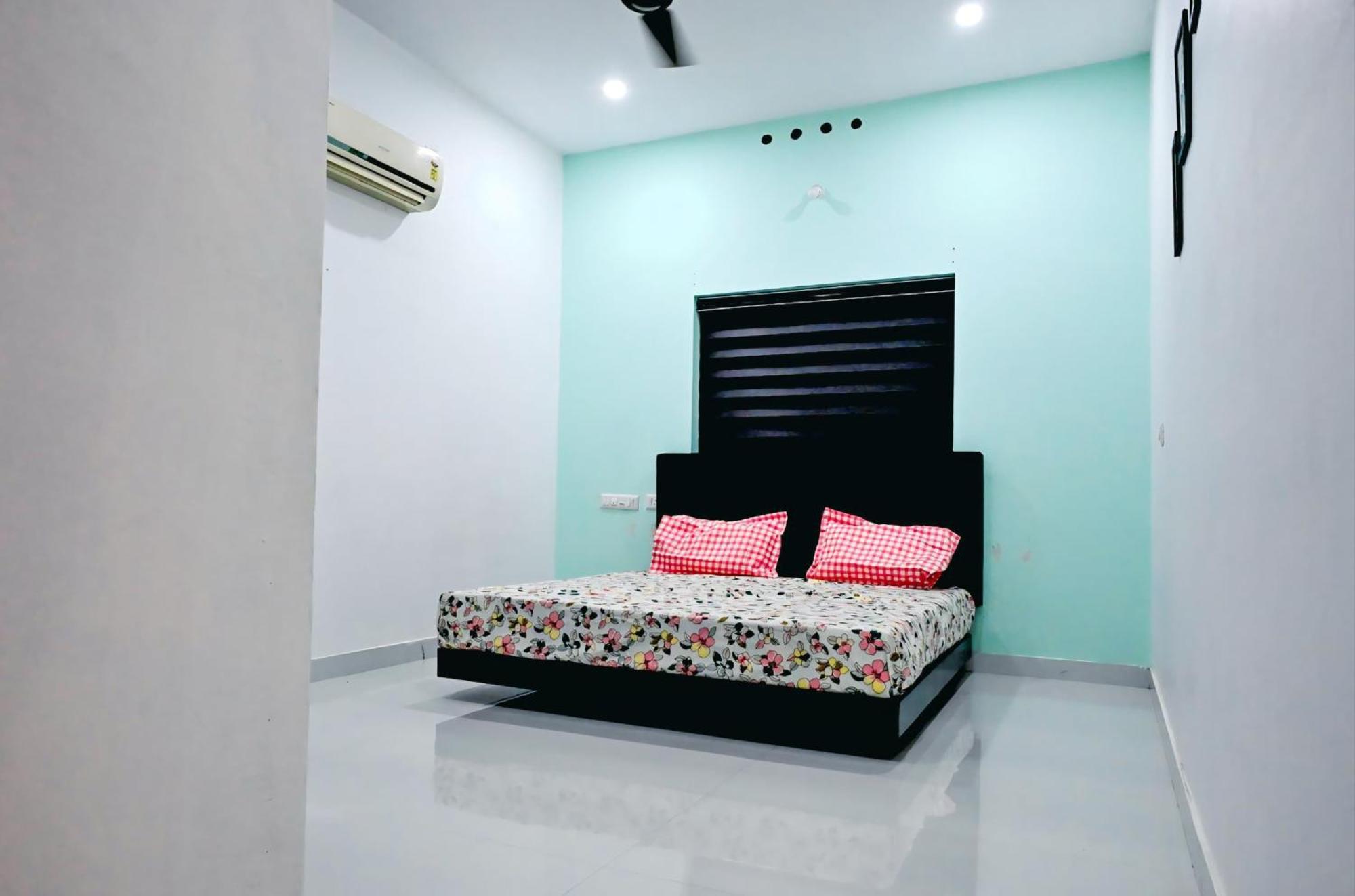 Elamkulam Penthouse - 3Bhk Ac With Kitchen - Kochi Apartment Chottanikara Екстериор снимка