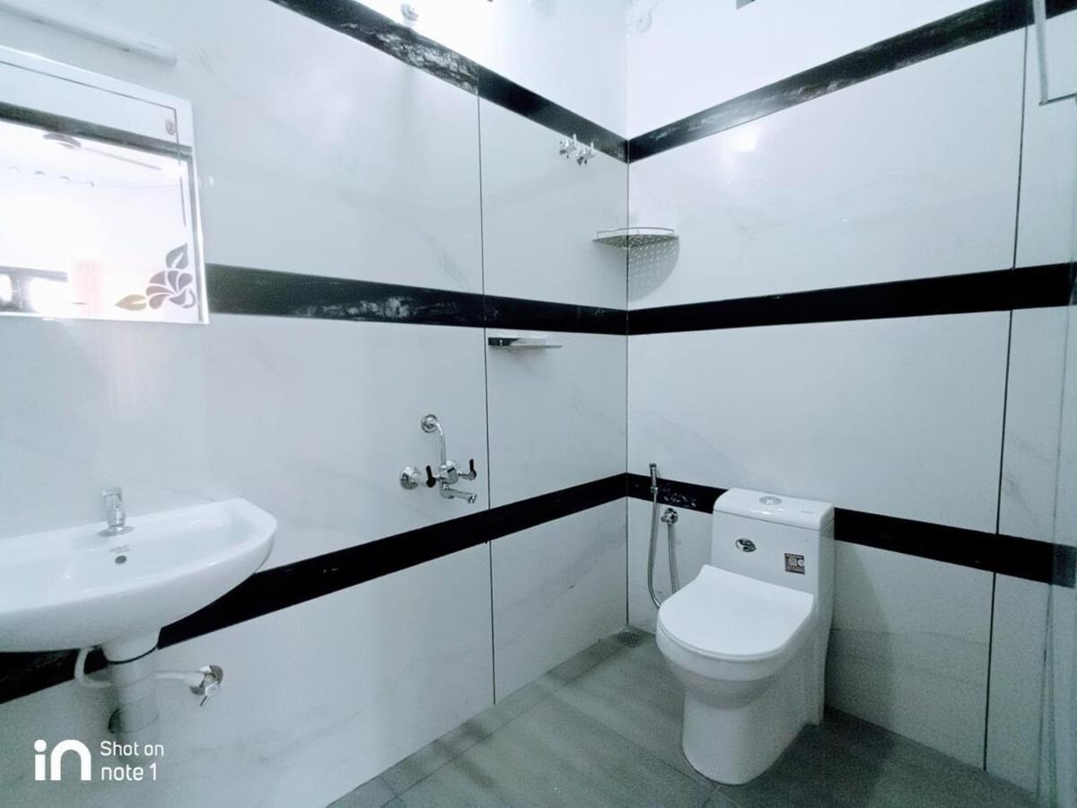 Elamkulam Penthouse - 3Bhk Ac With Kitchen - Kochi Apartment Chottanikara Екстериор снимка