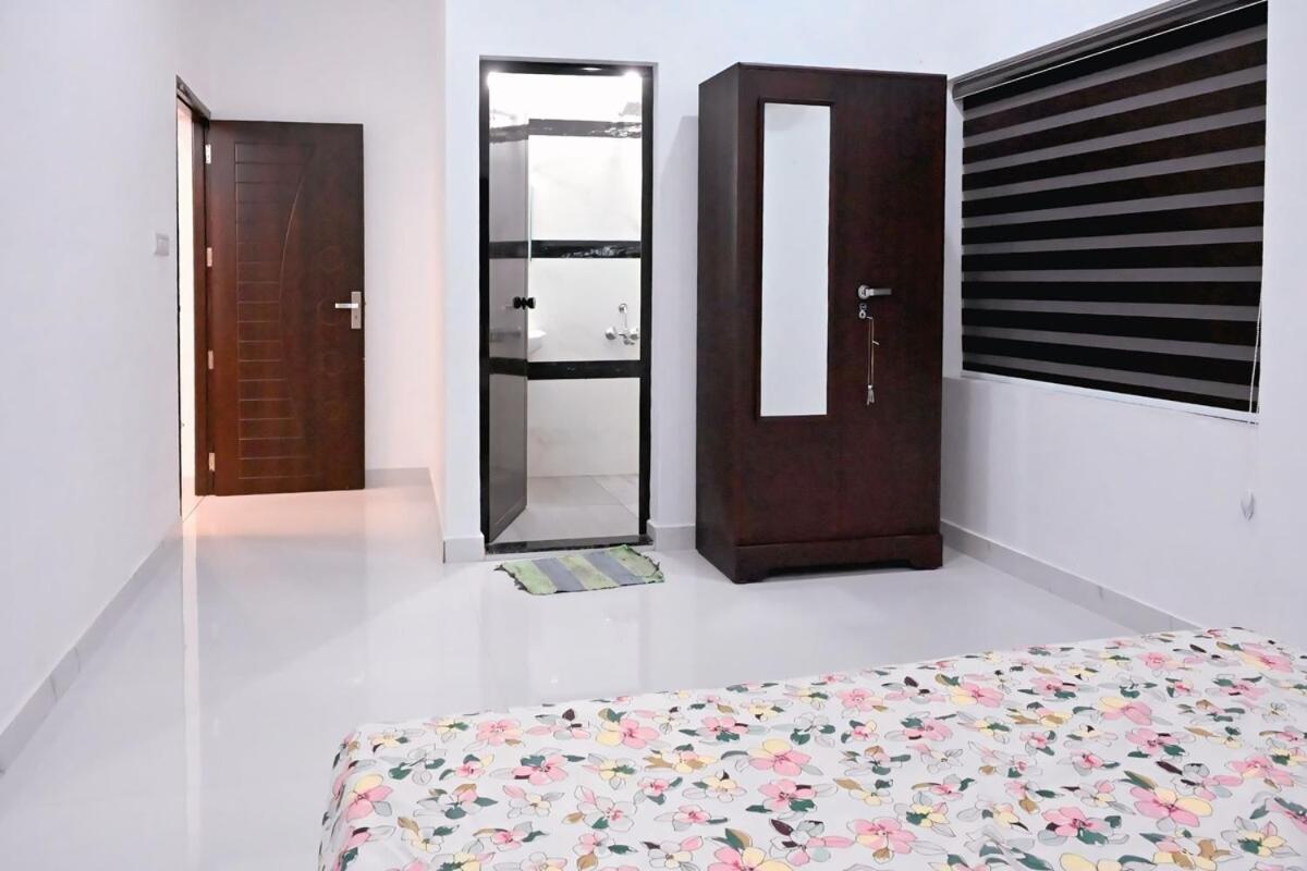 Elamkulam Penthouse - 3Bhk Ac With Kitchen - Kochi Apartment Chottanikara Екстериор снимка
