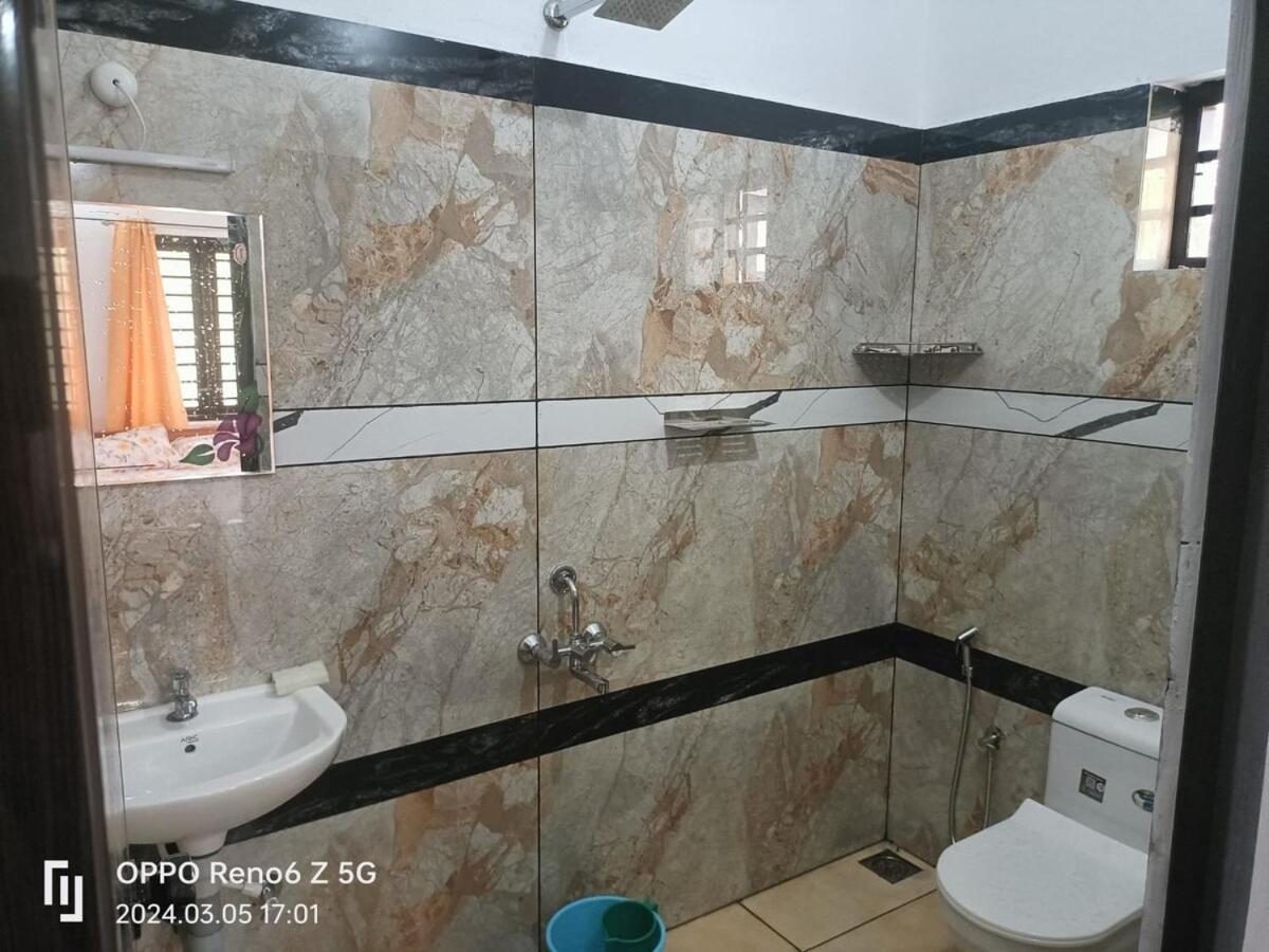 Elamkulam Penthouse - 3Bhk Ac With Kitchen - Kochi Apartment Chottanikara Екстериор снимка